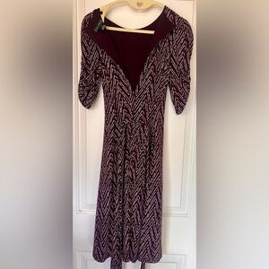 Jessica Howard Burgundy and White Chevron Elbow Sleeve Dress